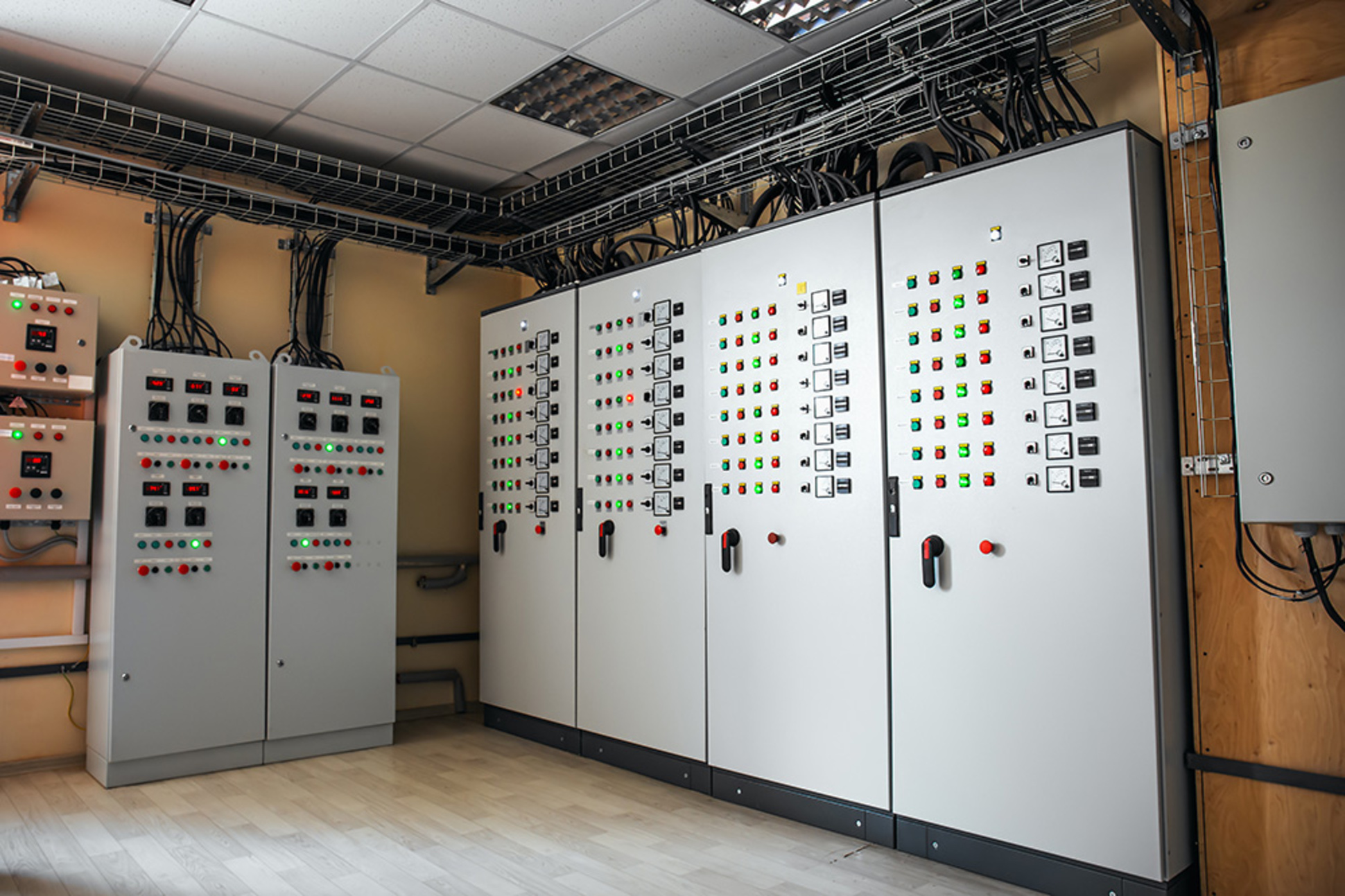 Schalt­anlagen­bau bei Amperion Energy GmbH in Reudelsterz